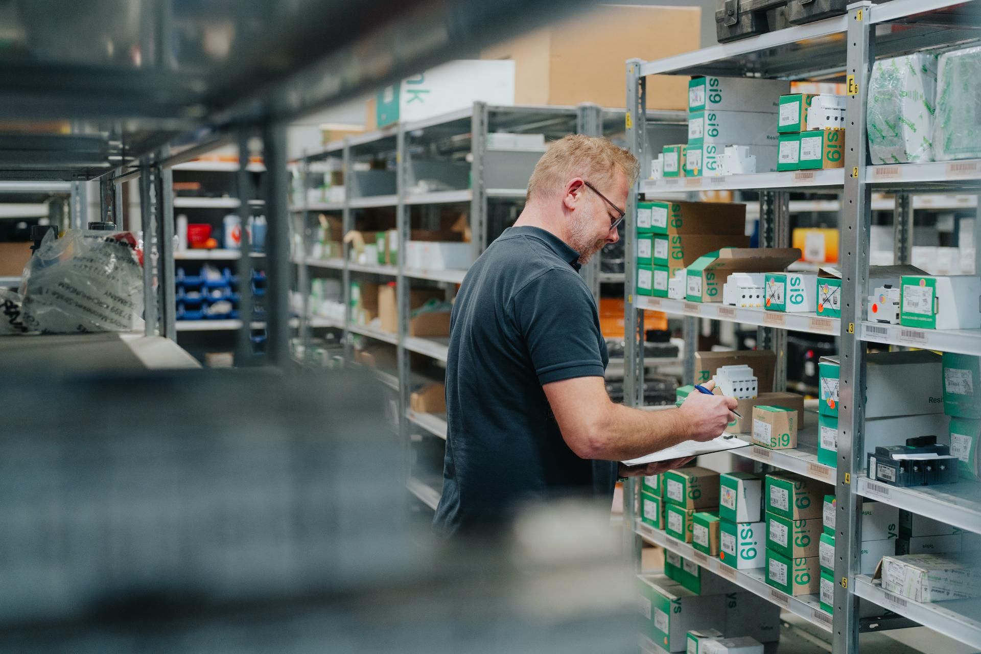 Ga een raamcontract aan met nuyts voor energiemanagement laadpalen noodverlichtingen en meer